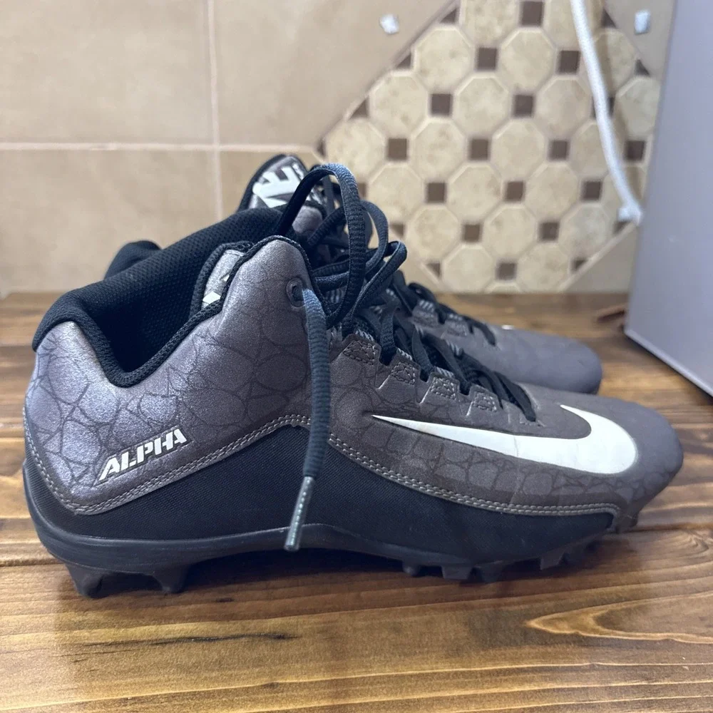 NEW Nike Mens Alpha Strike 2 3/4 TD Football Cleats‎ Gray 725227-010 Size 10.5